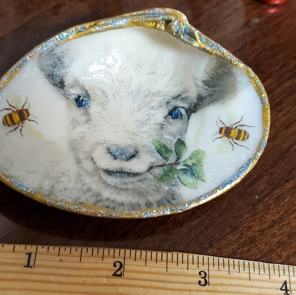 Handcrafted Clam Trinket Shell 🐚 - Picture 5 of 5